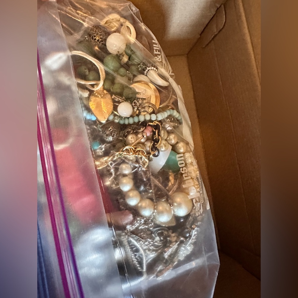 Assorted Junk Broken Jewelry with Beads and Charms Arts And Crafts Lot - Picture 3 of 4